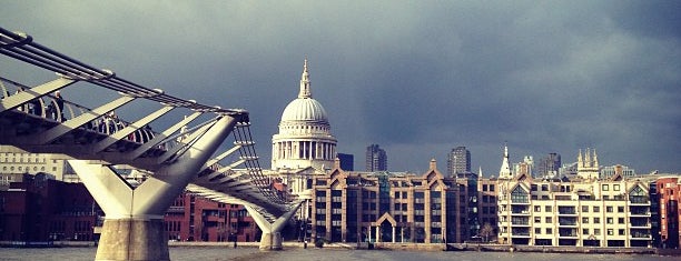 Millennium Köprüsü is one of London Central.