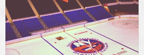 New York Islanders Press Box is one of Orte, die NY Islanders gefallen.