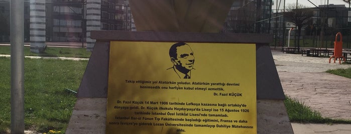 Yaşamkent Dr. Fazıl Küçük Parkı is one of Orte, die selanus gefallen.