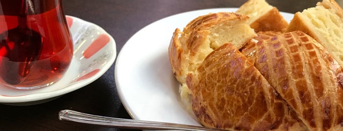 Vezir  Börek Salonu is one of Orhanさんのお気に入りスポット.