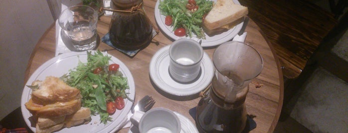 Fujin Tree 353 Cafe by Simple Kaffa is one of B’s Liked Places.