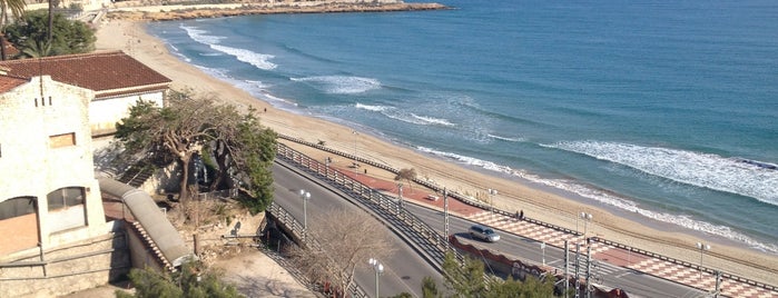 Platja del Miracle is one of Lugares favoritos de Venice.