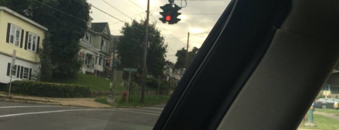 Upside Down Traffic Light is one of Syracuse, NY.