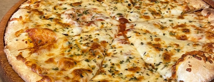Pizzaria Manjerona I (Capuchos) is one of Pizzeria / Italiano.
