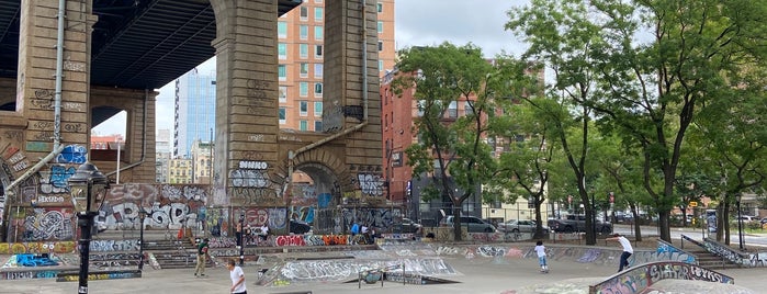 Les Skatepark is one of New York/Brooklyn.