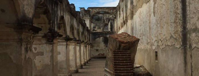 Convento Santa Clara is one of Orte, die Alan gefallen.