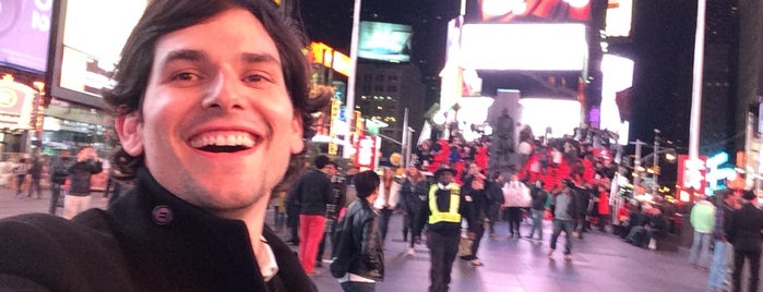 Times Square is one of Orte, die Alan gefallen.