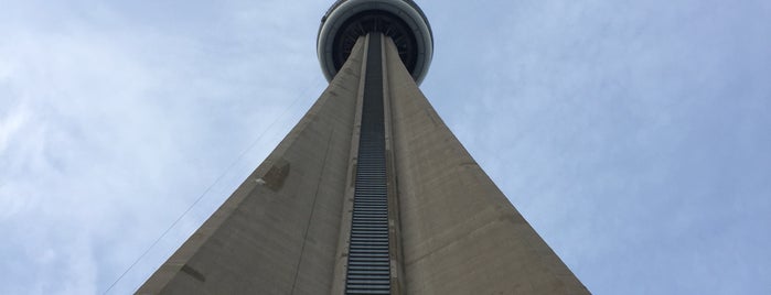 CN Tower is one of Orte, die Alan gefallen.