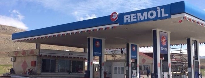 Türk Oil is one of Lieux qui ont plu à Yasemin Arzu.