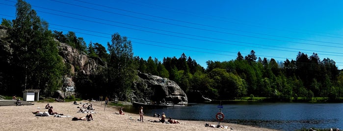 Pikkukosken uimaranta is one of Public saunas and pools in Helsinki Area.