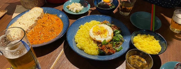 하이헤이헬로 is one of South Korea: Garosugil.