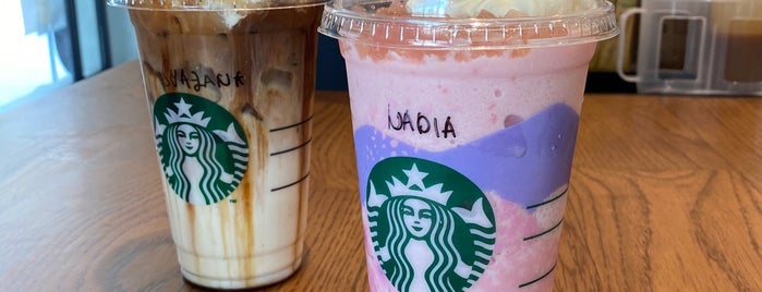 Starbucks is one of Locais curtidos por Tracy.