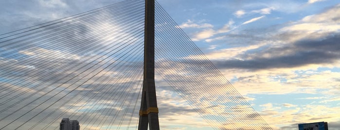 Rama VIII Bridge is one of Posti che sono piaciuti a PaePae.