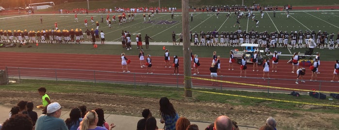 Parkway North Stadium is one of สถานที่ที่ Alex ถูกใจ.