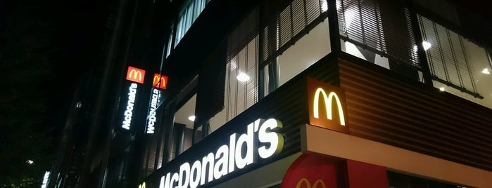 McDonald's is one of 飲食店.