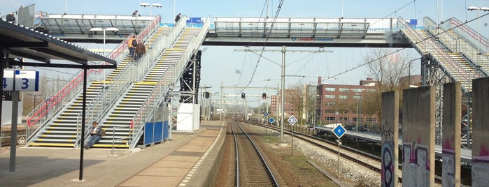 Bahnhof Breda is one of Orte, die Guillermo A. gefallen.