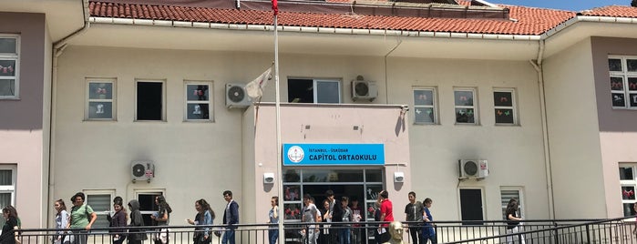 Capitol Ortaokulu is one of Özge'nin Beğendiği Mekanlar.