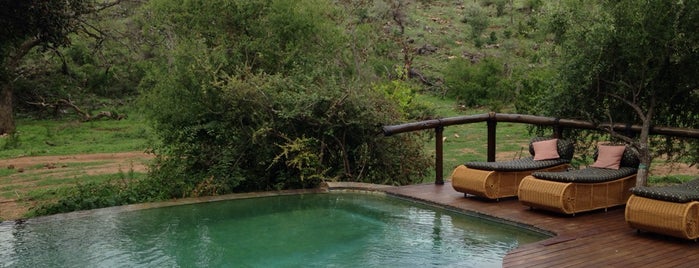 Tuningi Safari Lodge is one of Posti che sono piaciuti a Rozanne.