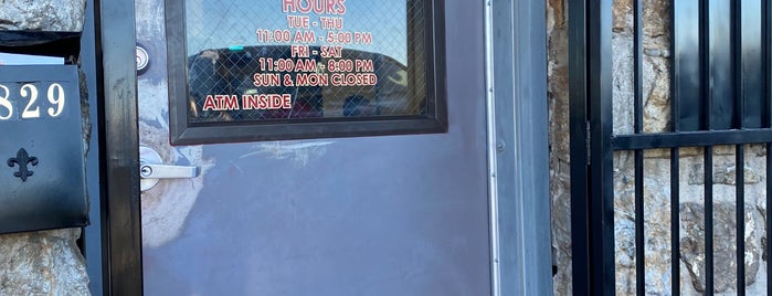Rosco's Burger Inn is one of TM 50 Best Burgers in Texas.