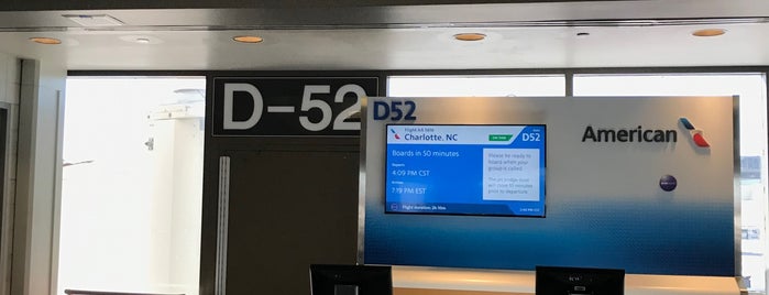 Gate D52 is one of Lieux qui ont plu à Stephen.