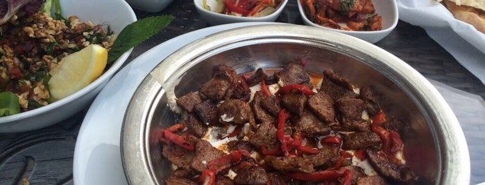 Kubba Kebap & Baklava Antepia is one of Hakan'ın Beğendiği Mekanlar.