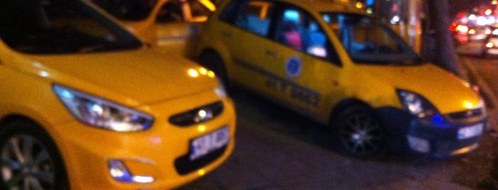 Atakan Taksi is one of OTO PARK  🚘➖TAKSİ🚖➖oto bayii 🚙 ➖oto  galeri➖.