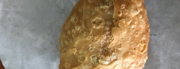 Tanglin Crispy Curry Puff is one of Singapore favourites.