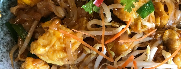 Royal Thai Boat Noodles & Bar is one of SG Restaurants, The Asian Kind.