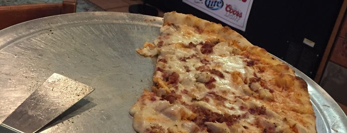 Paddy's Brick Oven Pizza is one of Dailys.