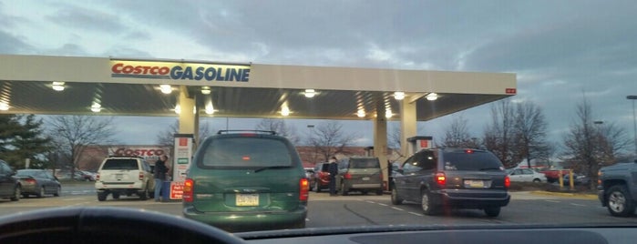 Costco Gasoline is one of Lieux qui ont plu à Phyllis.