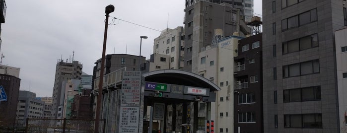 Kyobashi Exit is one of 首都高速都心環状線.