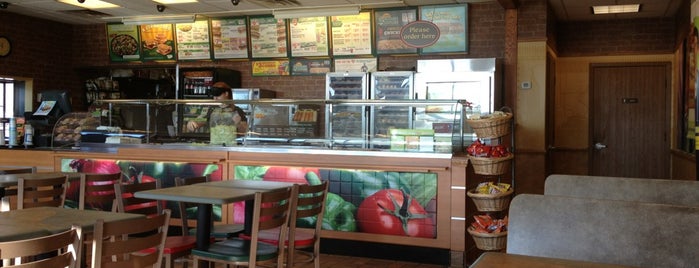 Subway is one of Macomb Places.