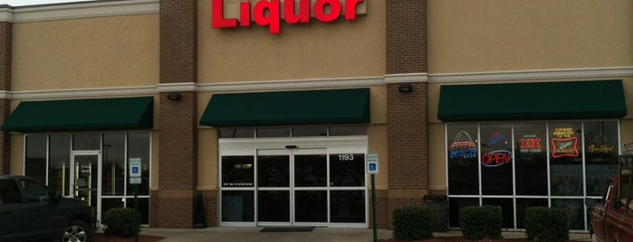 Wedington Liquor is one of Micah : понравившиеся места.