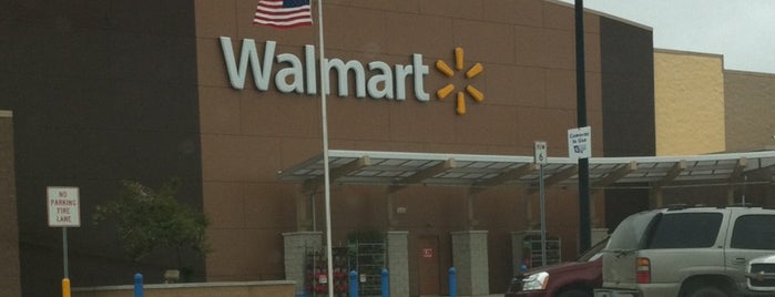 Walmart Supercenter is one of Lugares preferidos.