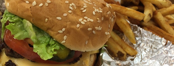 Five Guys is one of Must-visit Food in Chicago.