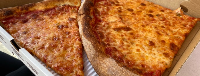 Joe's Pizza is one of Tri-State To-Do's + SI.