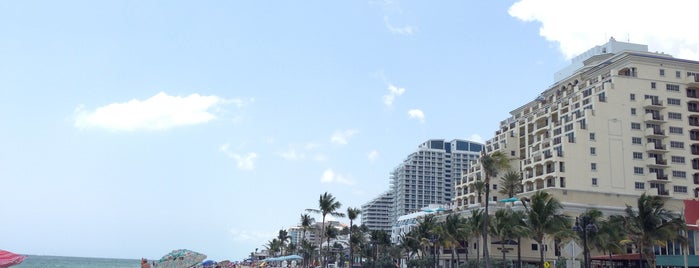 Fort Lauderdale Beach at Vistamar is one of สถานที่ที่บันทึกไว้ของ Kimmie.