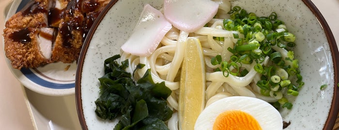 野口製麺 is one of めざせ全店制覇～さぬきうどん生活～　Category:Ramen or Noodle House.