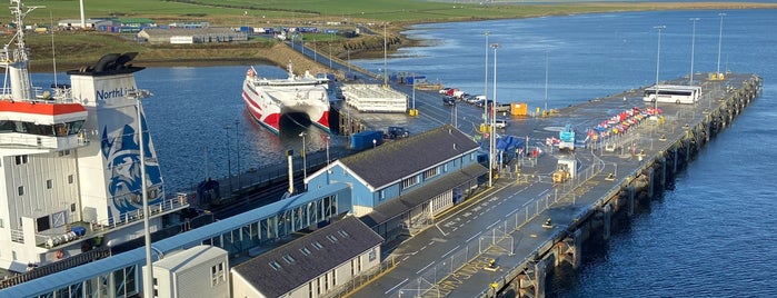 Kirkwall Harbour is one of Carlさんのお気に入りスポット.