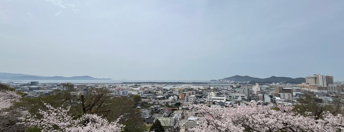 紀三井寺 is one of 長い石段や山の上にある寺社.