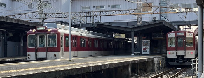 Fujiidera Station (F13) is one of 近鉄の駅.