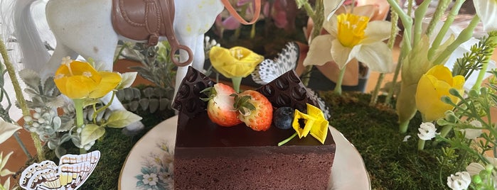 Cafe De Fleur is one of Art 님이 저장한 장소.