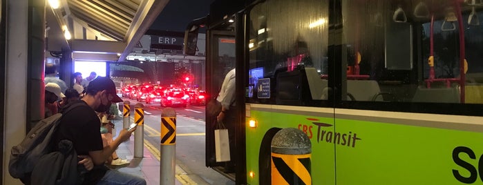 Bus Stop 03011 (Fullerton Sq) is one of Transport SG.