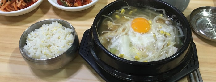 청송한방삼계탕 (황태해장국) is one of 포천 맛집.