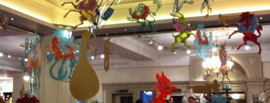 Fortnum & Mason is one of 런던 식도락기행 2012.