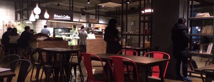 Brian's Coffee is one of Yongsuk : понравившиеся места.