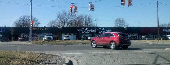 Lovers Lane is one of Vallyri’s Liked Places.