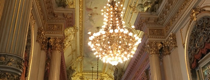 Teatro Colón is one of Lieux qui ont plu à PILAR.