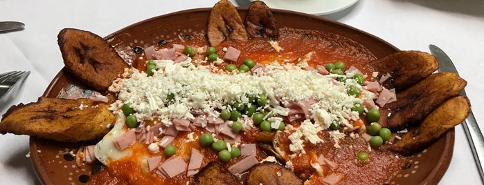 Café de Tacuba is one of Posti che sono piaciuti a Carlos.