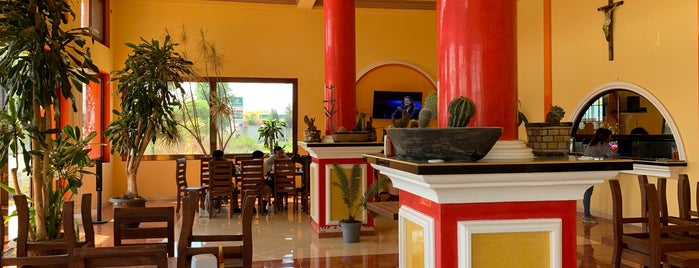 Restaurant El Eden is one of Tempat yang Disukai Carlos.